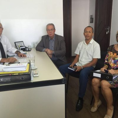 20160730 Hugo com presidente CCE CE Jose Joaquim Macedo secretario Klebert Moura dos Anjos e Simone Rocha Barreto do Nascimento, chefe da assessoria de educação especial profissional e eja